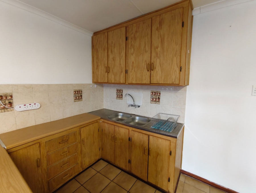 To Let 1 Bedroom Property for Rent in Pellissier Free State